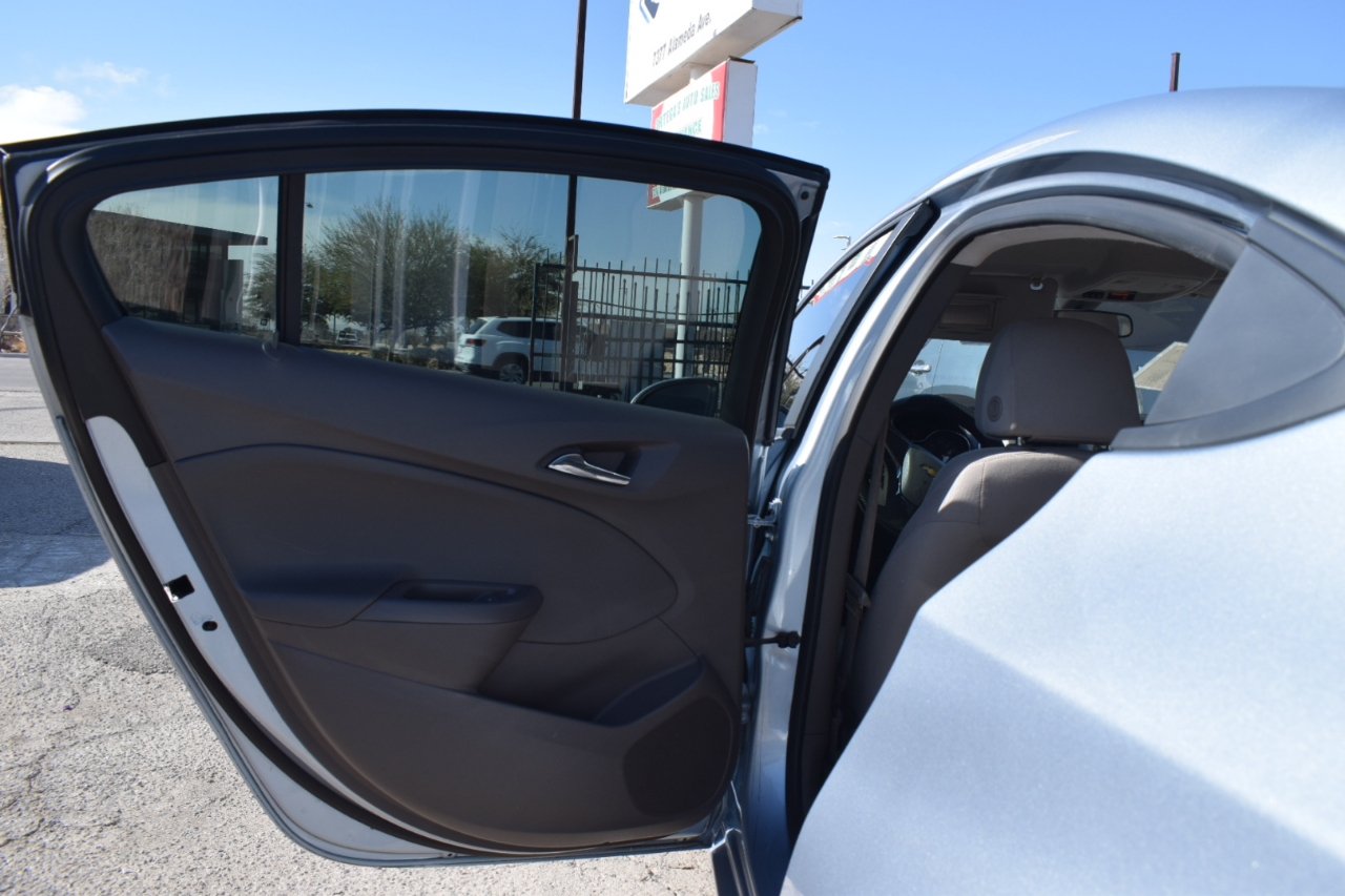 Chevrolet Cruze LS Auto 2018