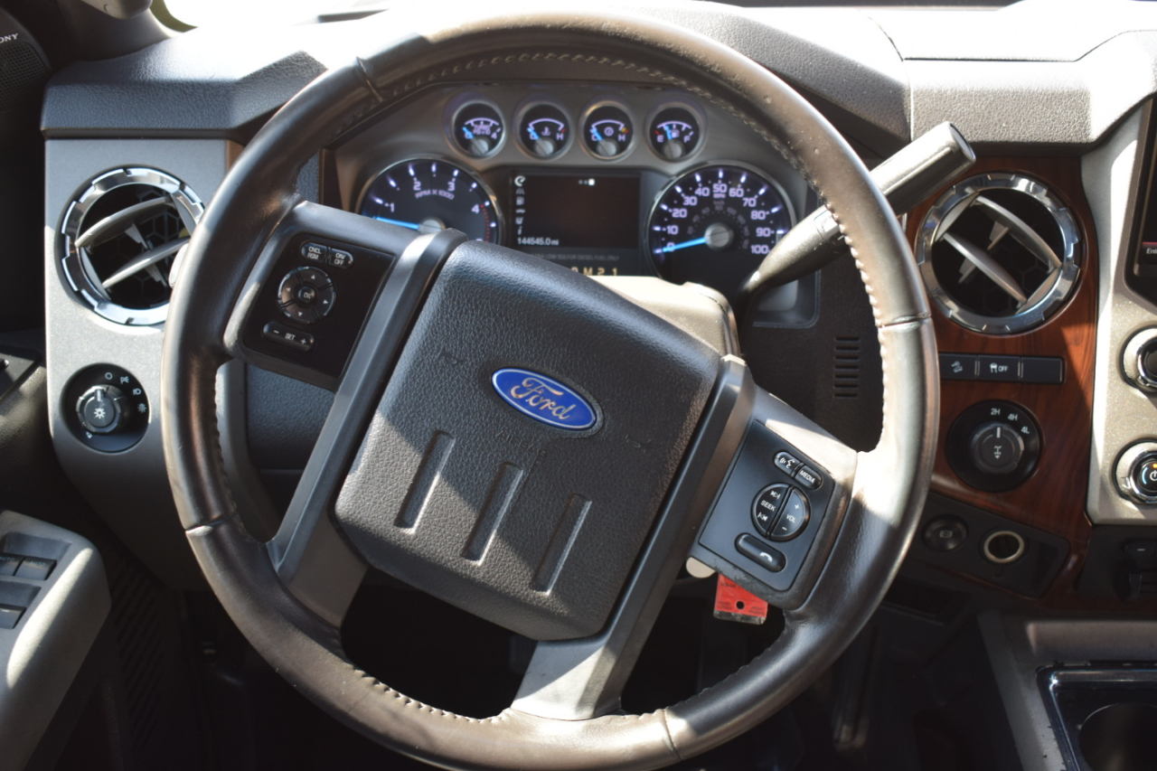 Ford F-250 SD Lariat Crew Cab 4WD 2015