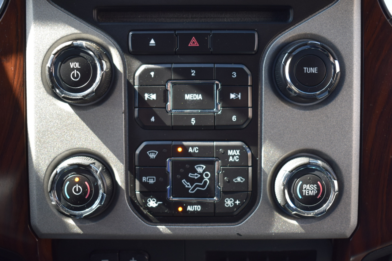 Ford F-250 SD Lariat Crew Cab 4WD 2015