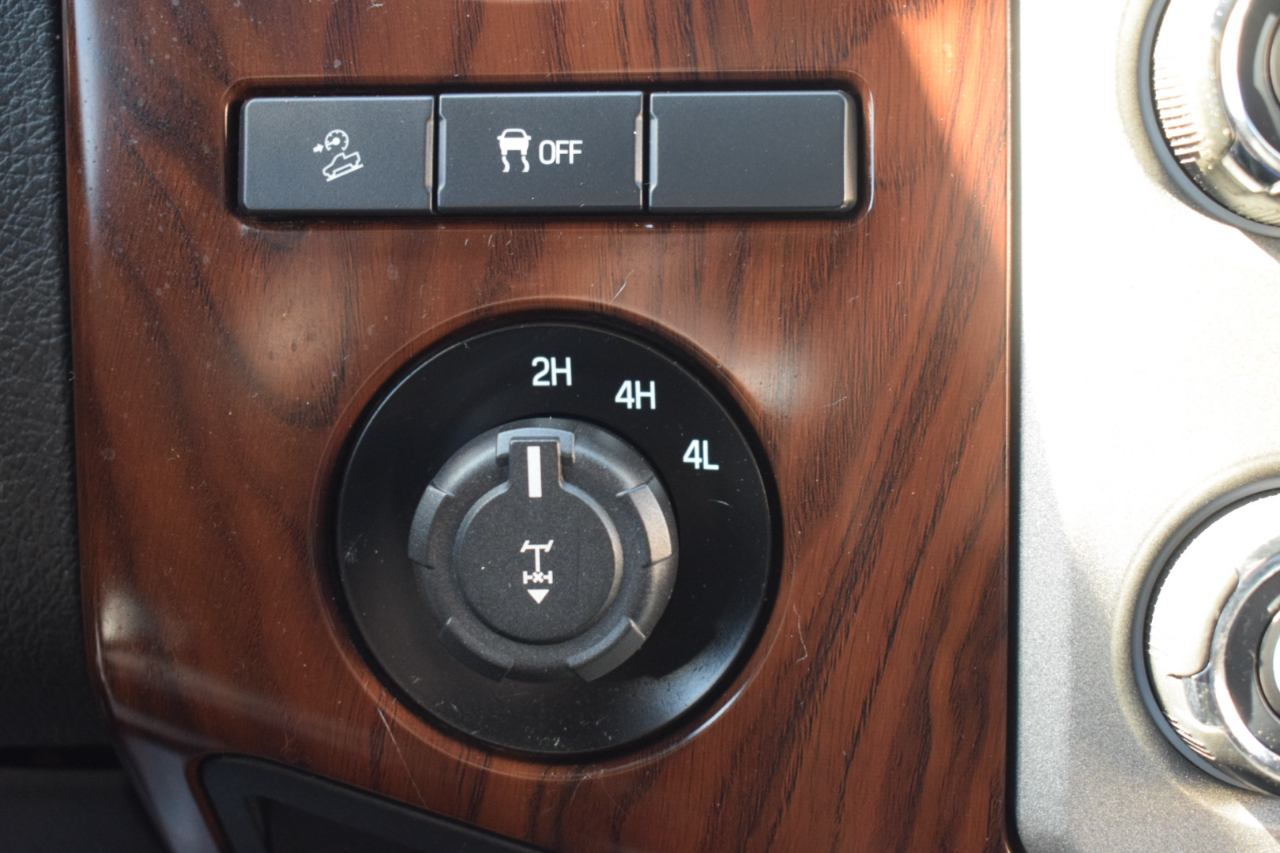 Ford F-250 SD Lariat Crew Cab 4WD 2015