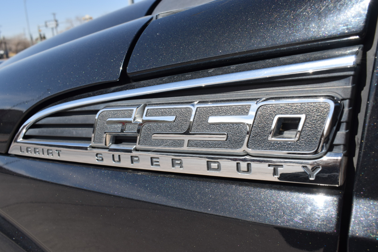 Ford F-250 SD Lariat Crew Cab 4WD 2015