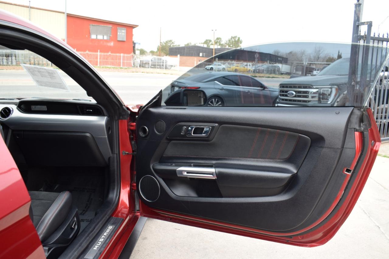 Ford Mustang GT Premium Coupe 2017