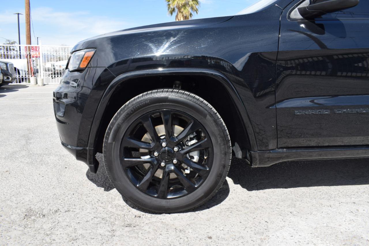 Jeep Grand Cherokee Laredo E 2WD 2021