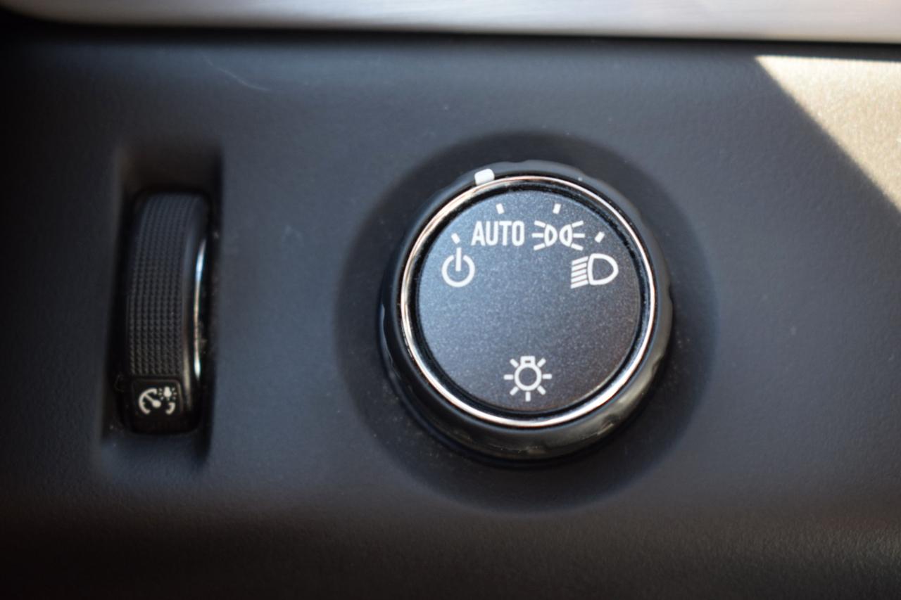 GMC Yukon SLT 2WD 2017