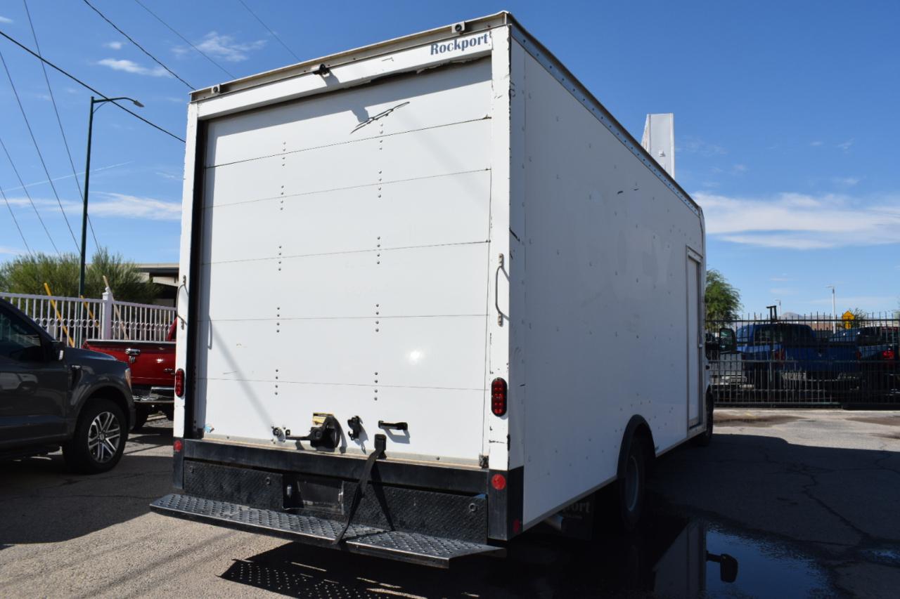GMC Savana G4500 177 in. 2019