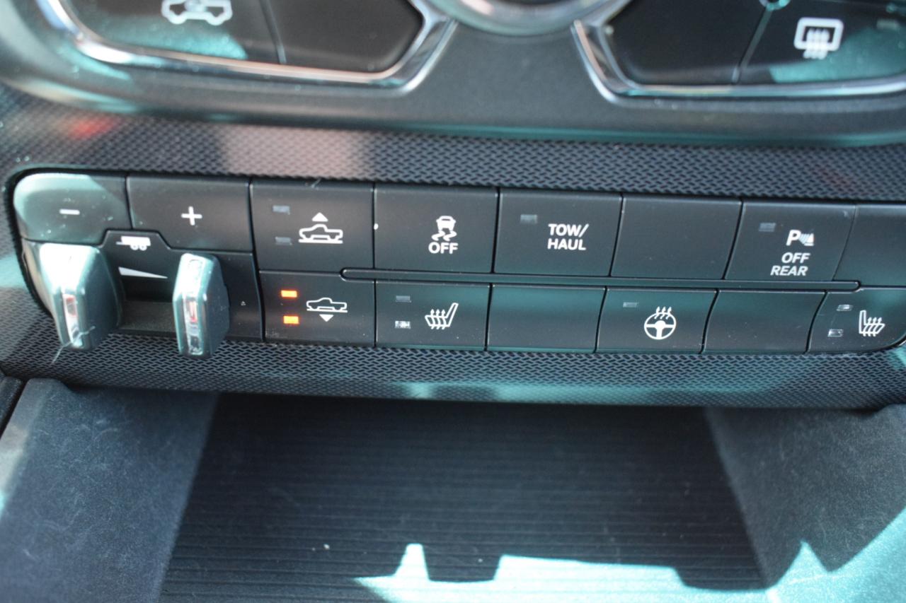 RAM 1500 Rebel Crew Cab SWB 4WD 2016