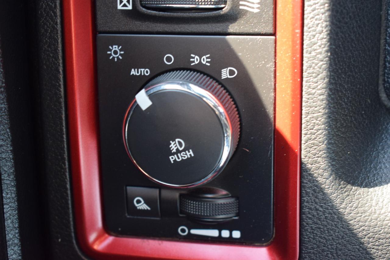 RAM 1500 Rebel Crew Cab SWB 4WD 2016