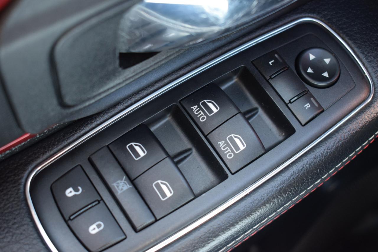 RAM 1500 Rebel Crew Cab SWB 4WD 2016