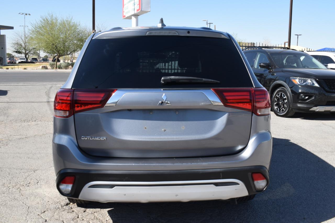 Mitsubishi Outlander ES 2WD 2020