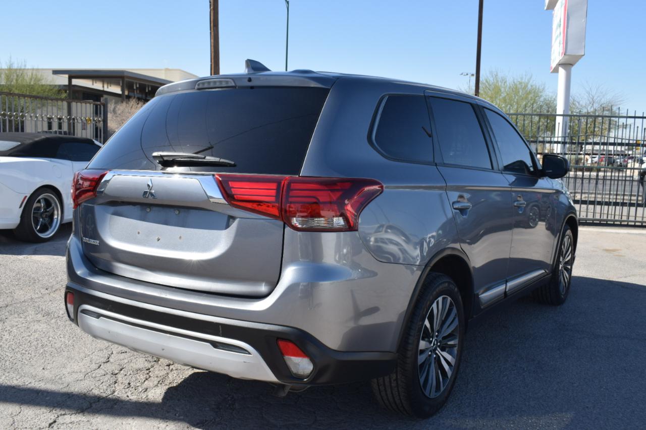 Mitsubishi Outlander ES 2WD 2020