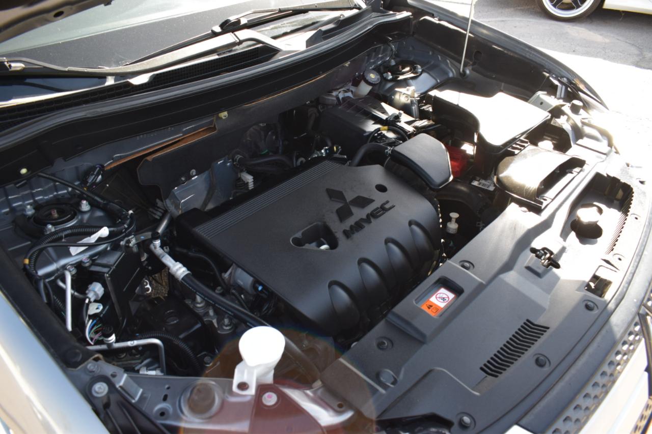 Mitsubishi Outlander ES 2WD 2020