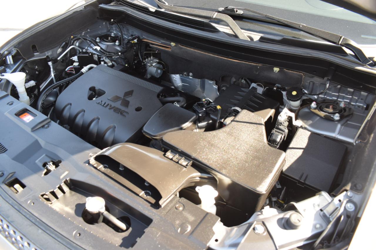 Mitsubishi Outlander ES 2WD 2020