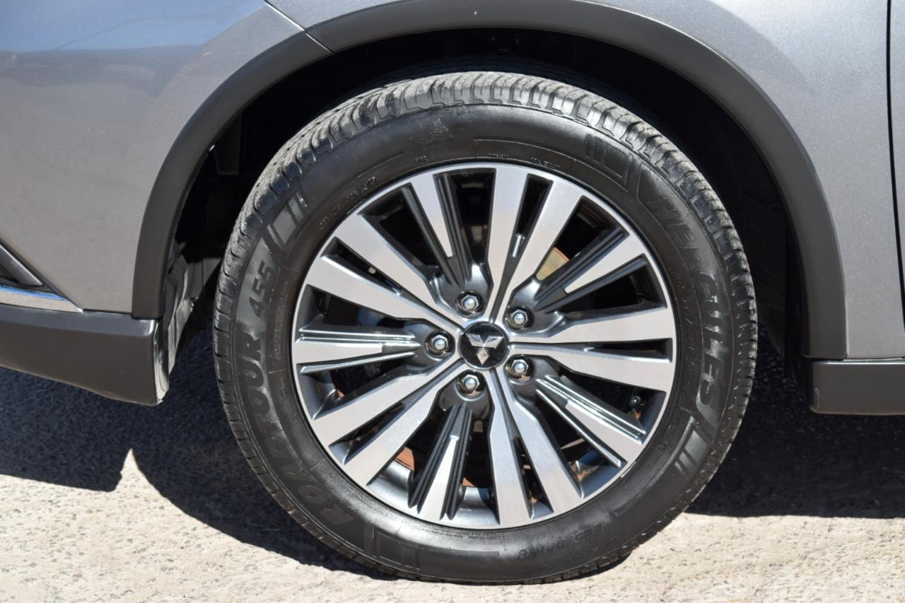 Mitsubishi Outlander ES 2WD 2020