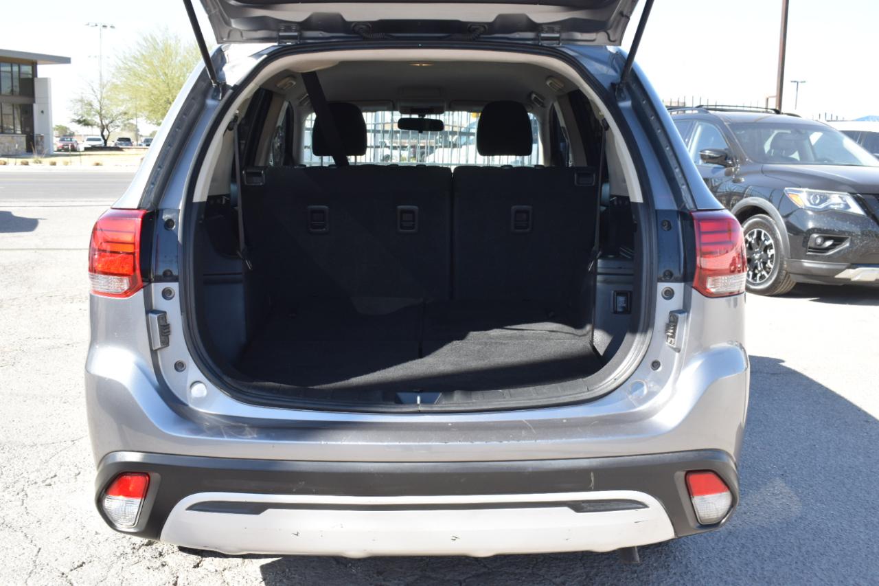 Mitsubishi Outlander ES 2WD 2020