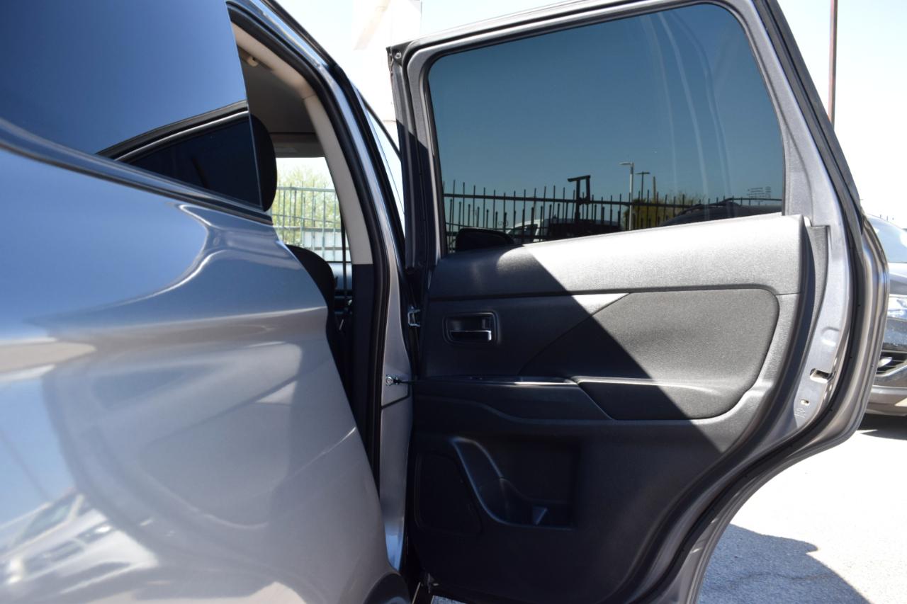 Mitsubishi Outlander ES 2WD 2020