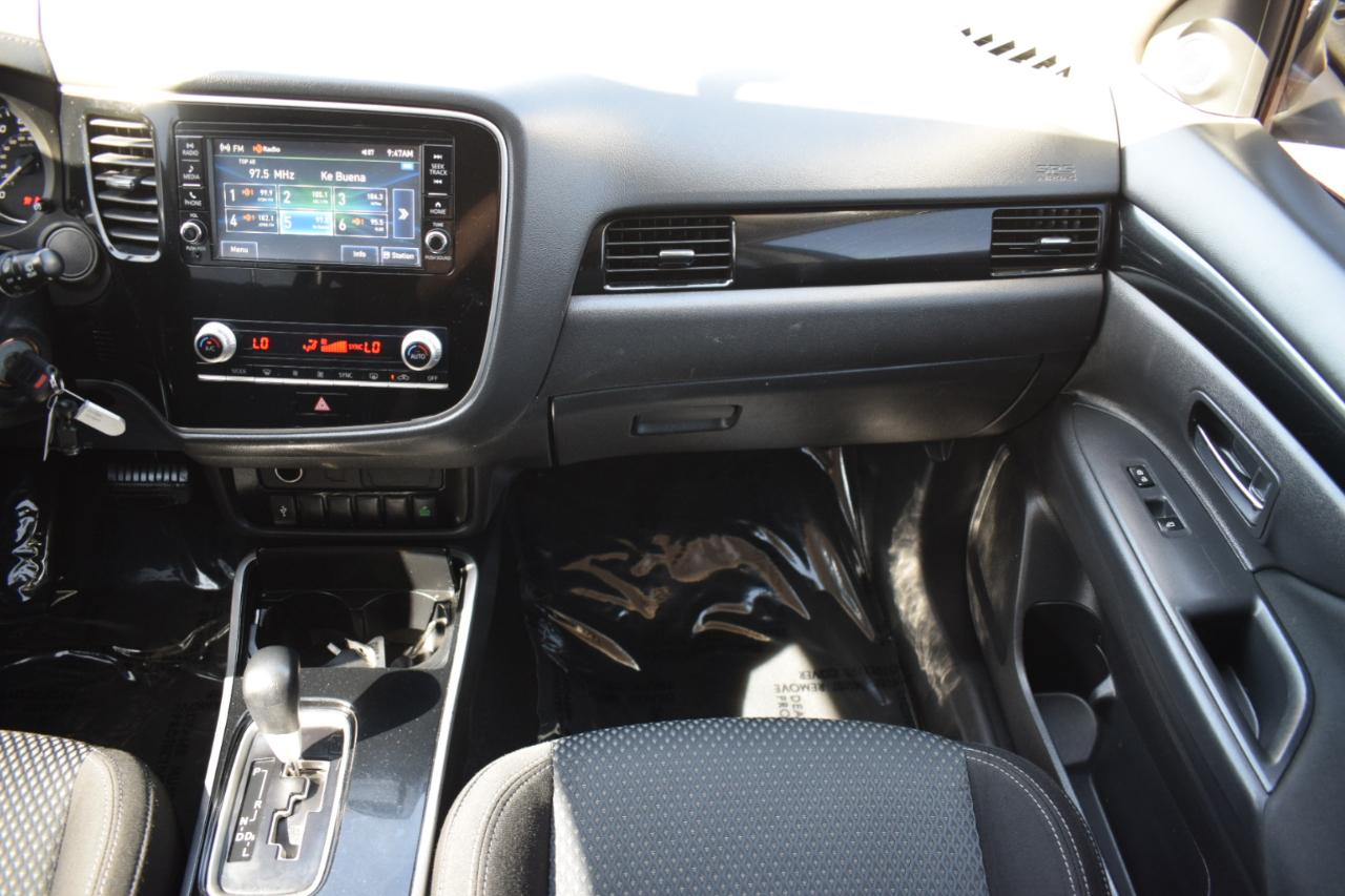 Mitsubishi Outlander ES 2WD 2020