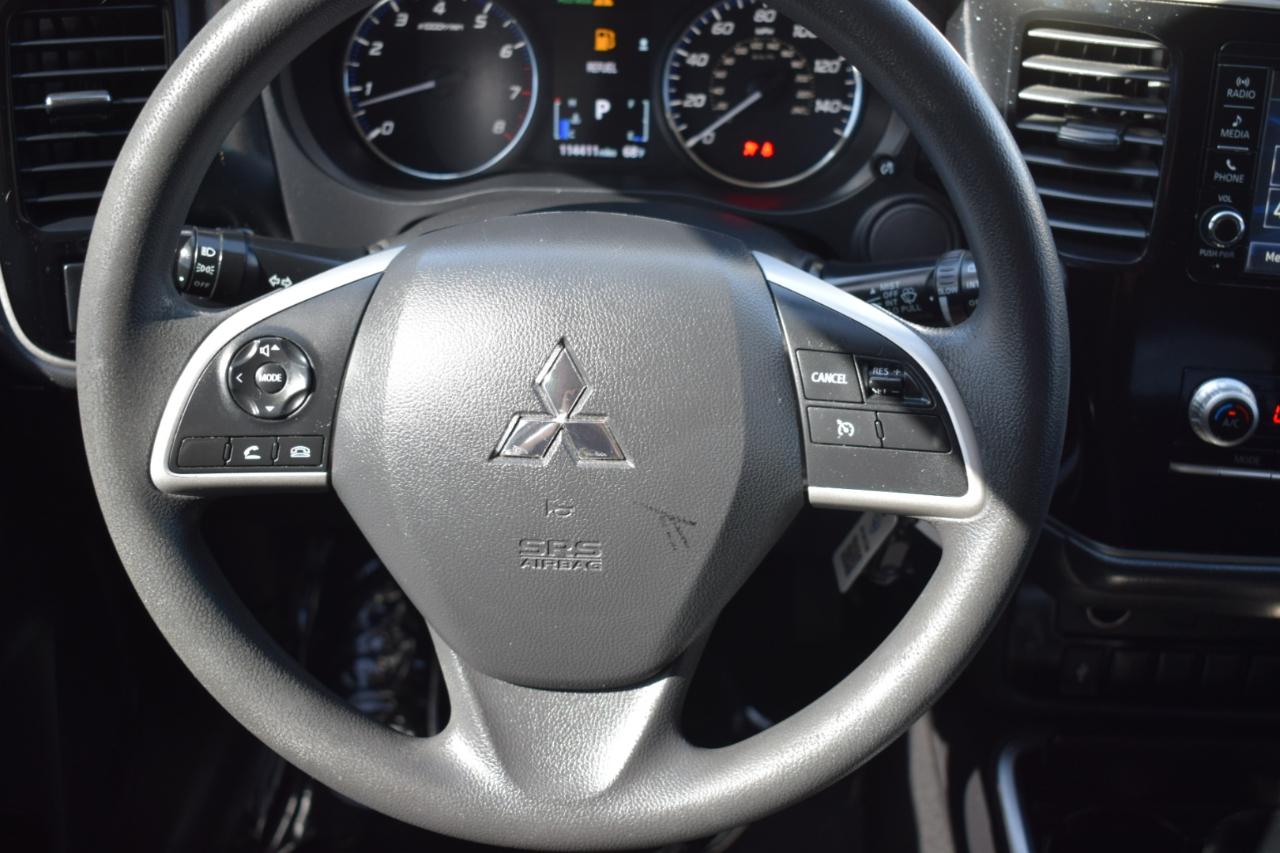 Mitsubishi Outlander ES 2WD 2020