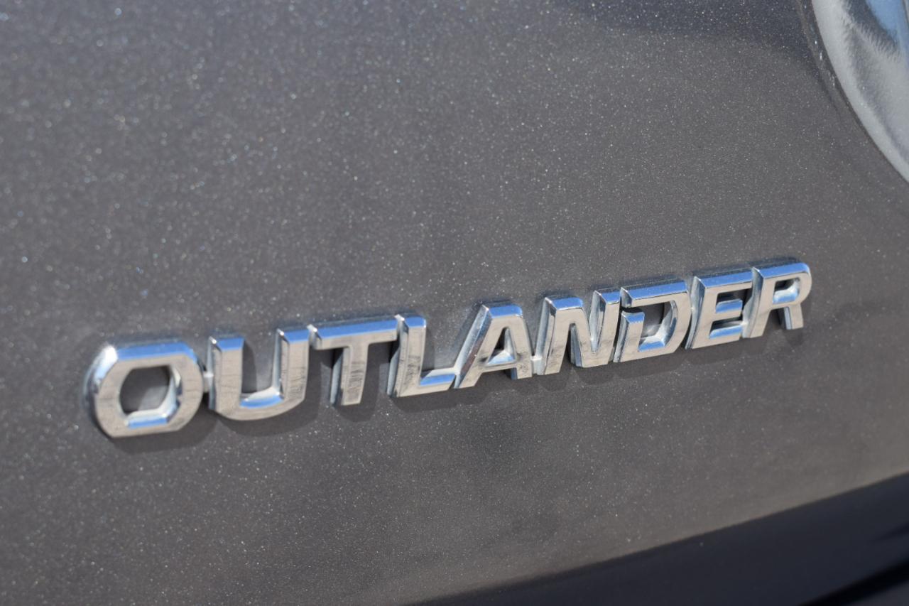 Mitsubishi Outlander ES 2WD 2020