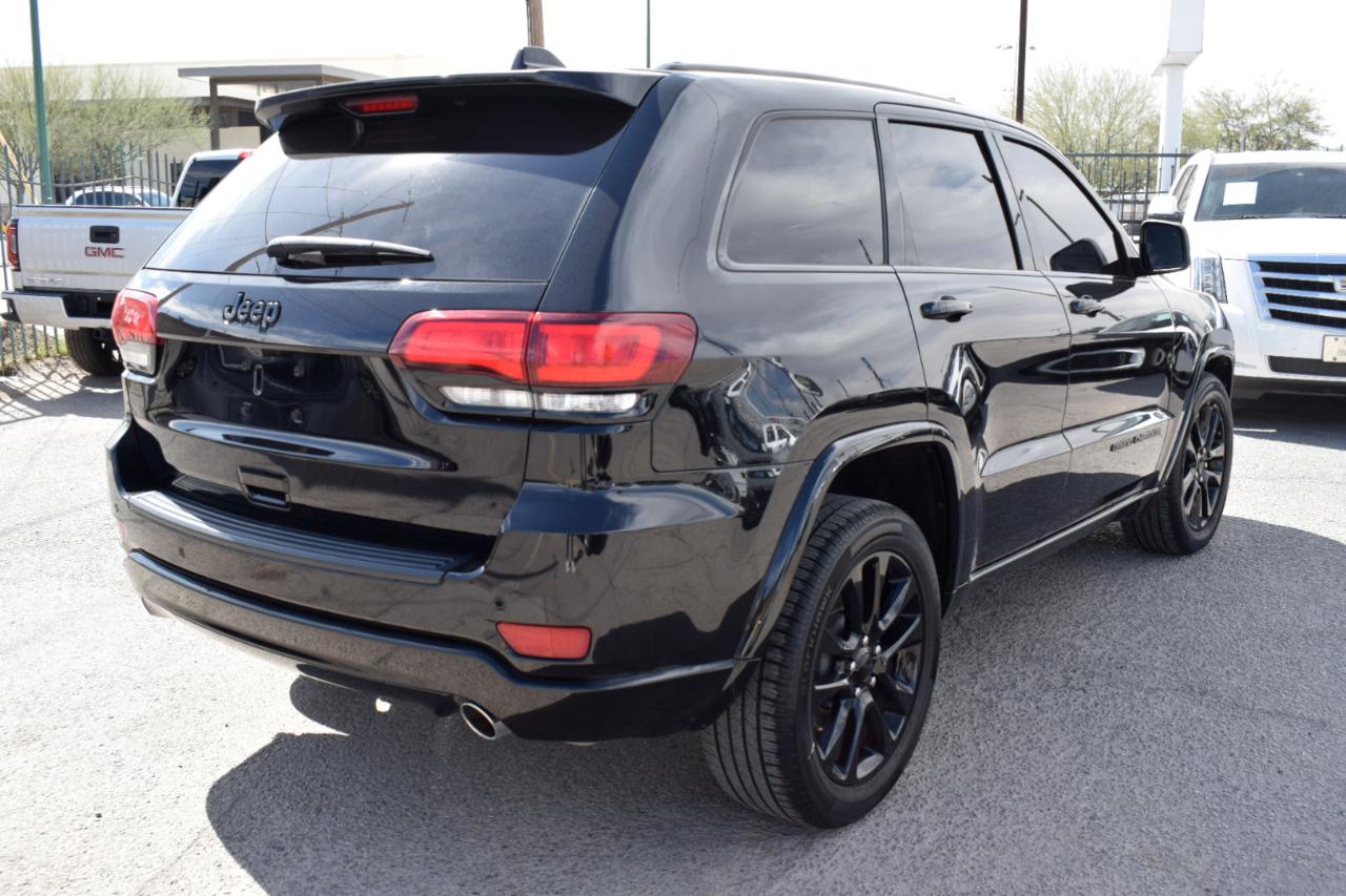 Jeep Grand Cherokee Laredo E 2WD 2021