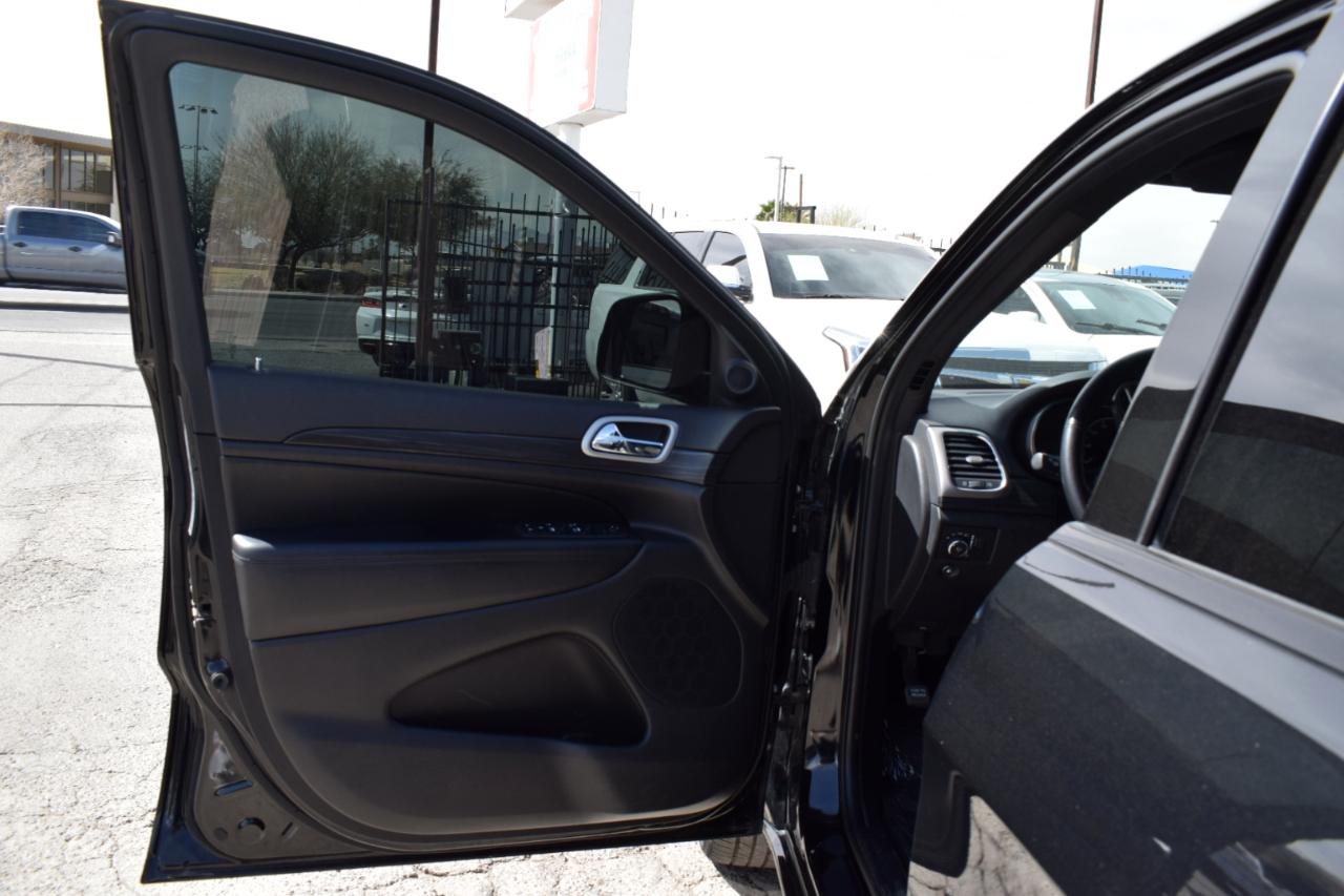 Jeep Grand Cherokee Laredo E 2WD 2021