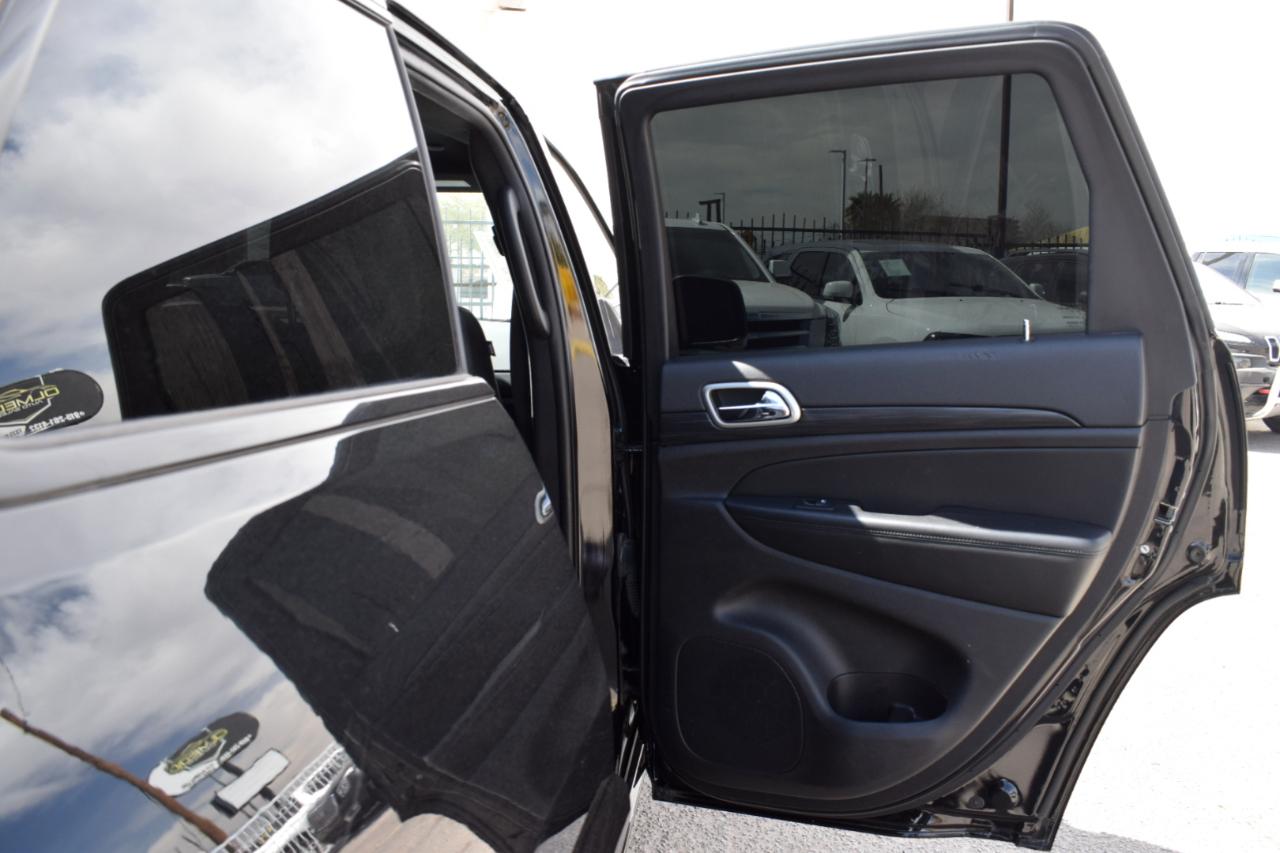 Jeep Grand Cherokee Laredo E 2WD 2021