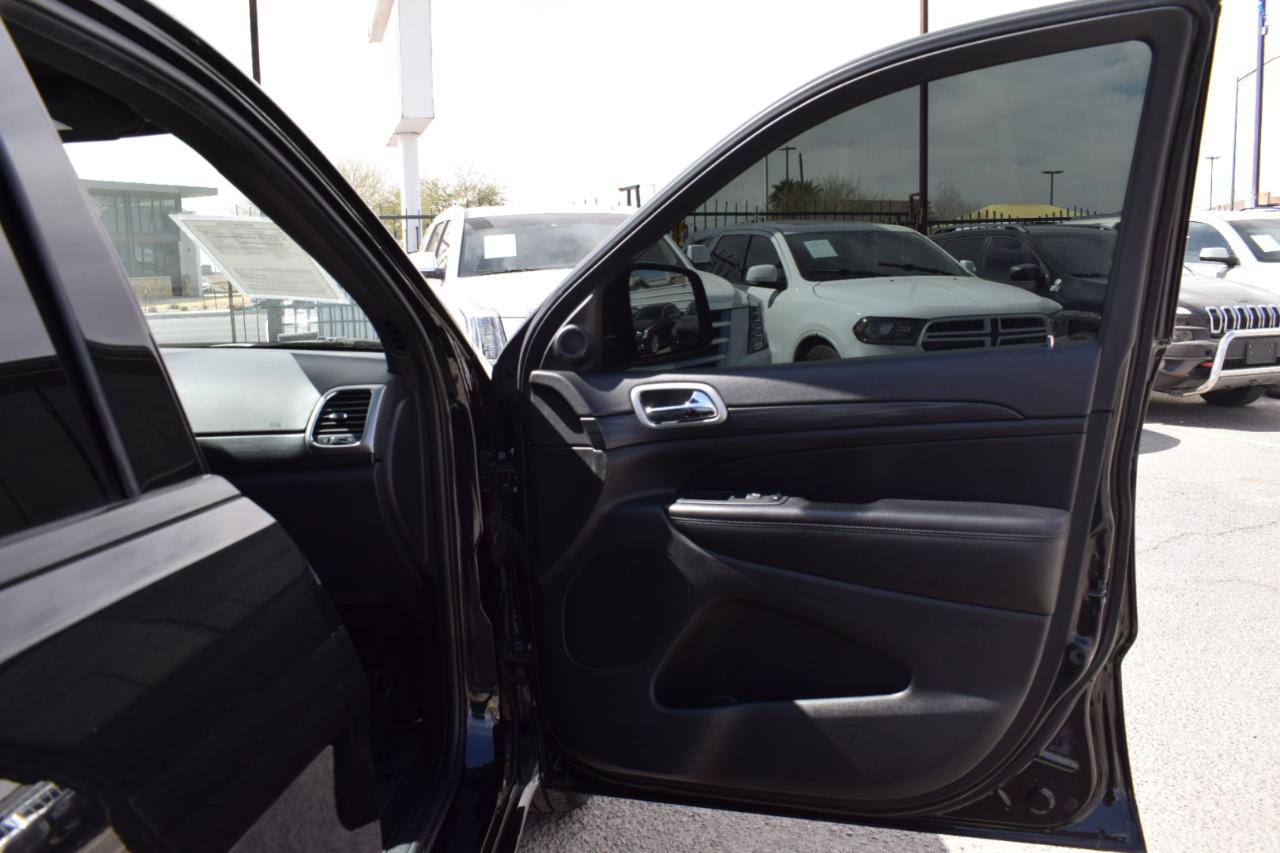 Jeep Grand Cherokee Laredo E 2WD 2021