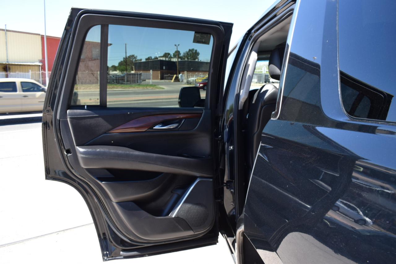 Cadillac Escalade Luxury 2WD 2015