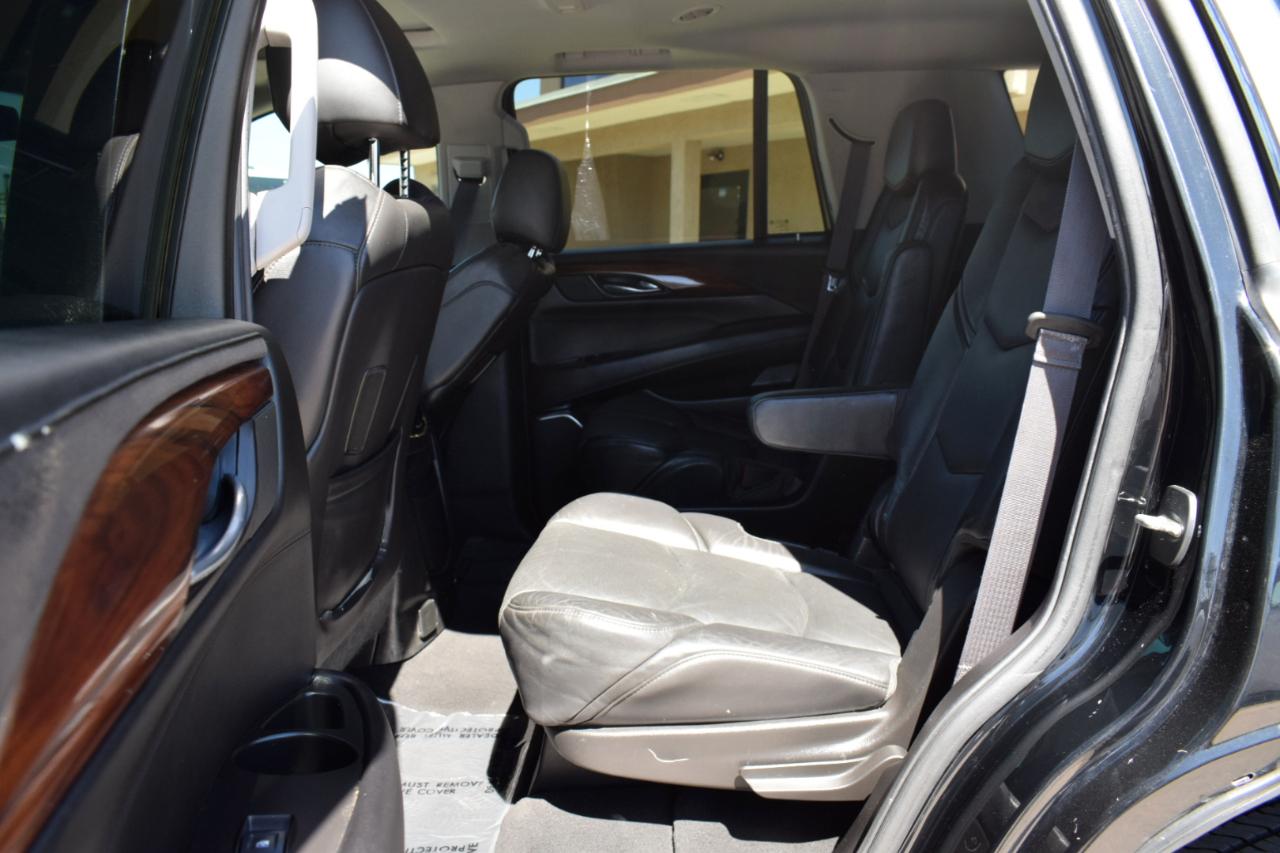 Cadillac Escalade Luxury 2WD 2015