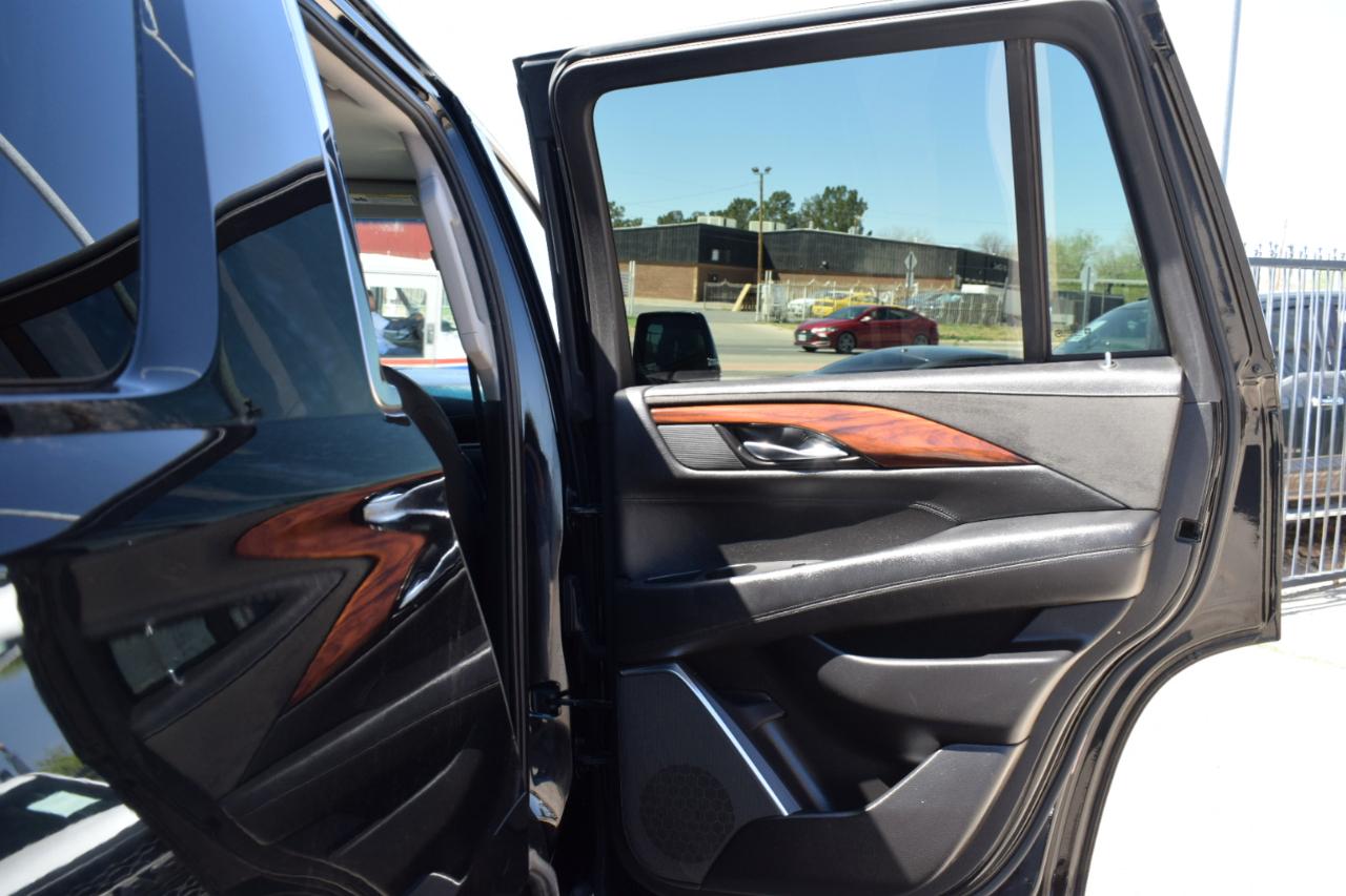 Cadillac Escalade Luxury 2WD 2015