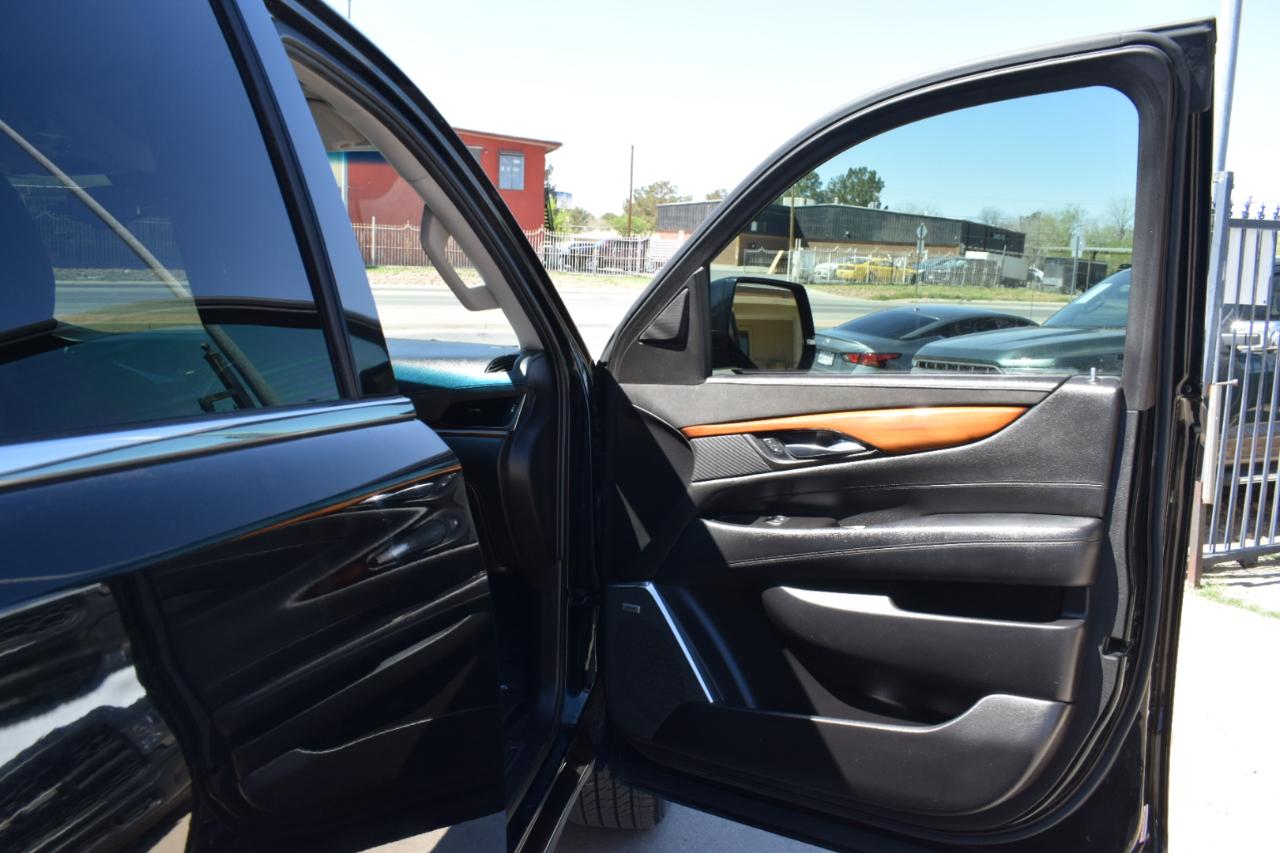 Cadillac Escalade Luxury 2WD 2015