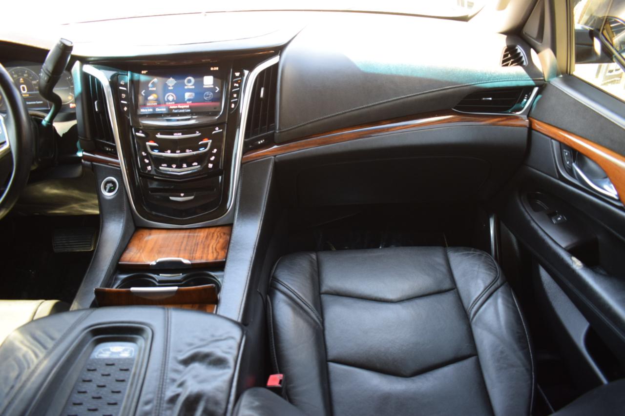 Cadillac Escalade Luxury 2WD 2015