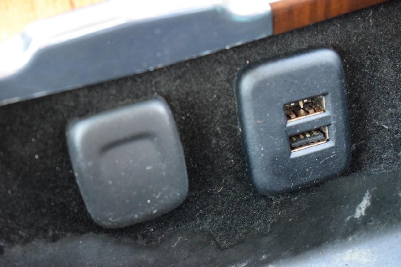 Cadillac Escalade Luxury 2WD 2015