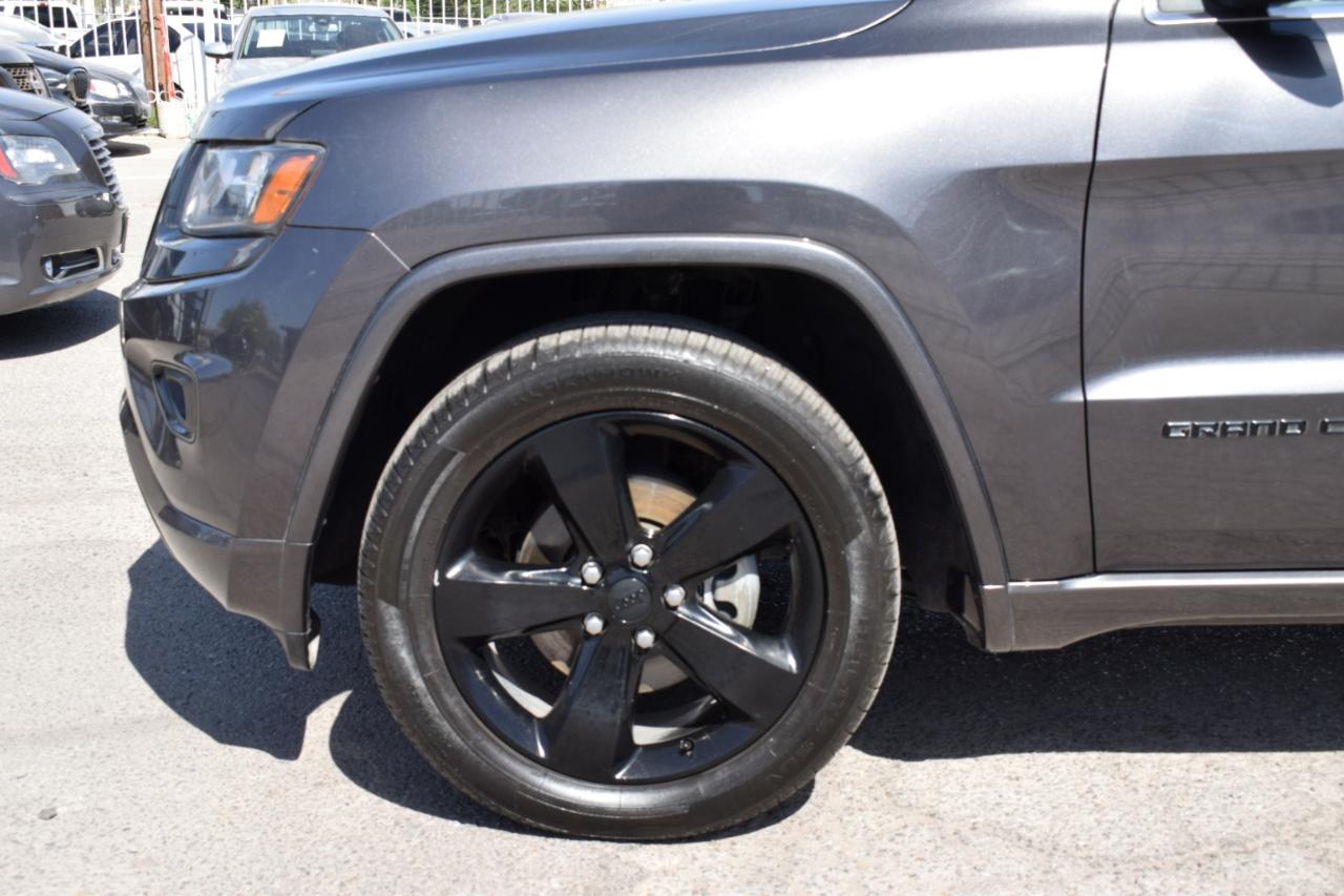 Jeep Grand Cherokee Laredo 4WD 2015