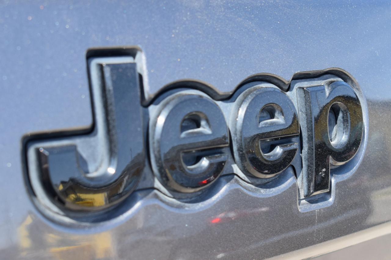 Jeep Grand Cherokee Laredo 4WD 2015