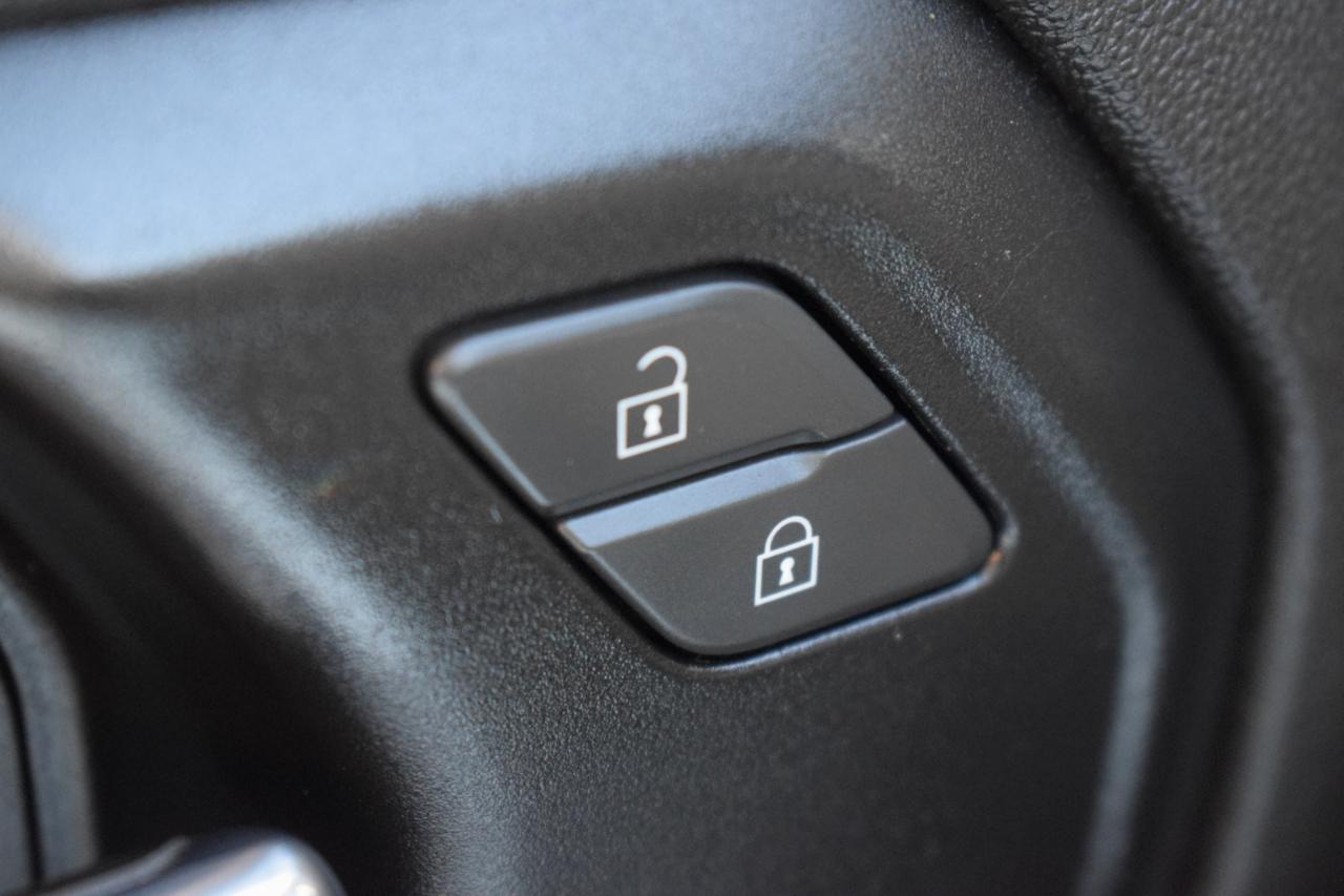 Chevrolet Silverado 1500 Custom Trail Boss Crew Cab Short Box 4WD 2019