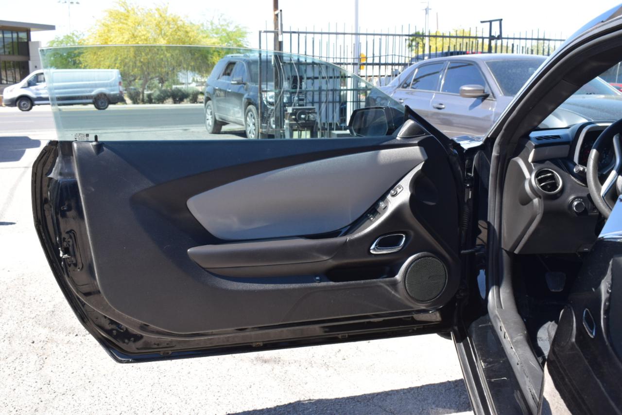 Chevrolet Camaro 1LS Coupe 2015