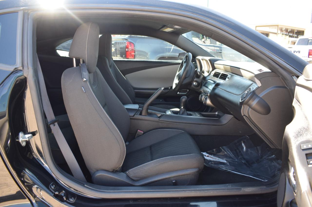 Chevrolet Camaro 1LS Coupe 2015