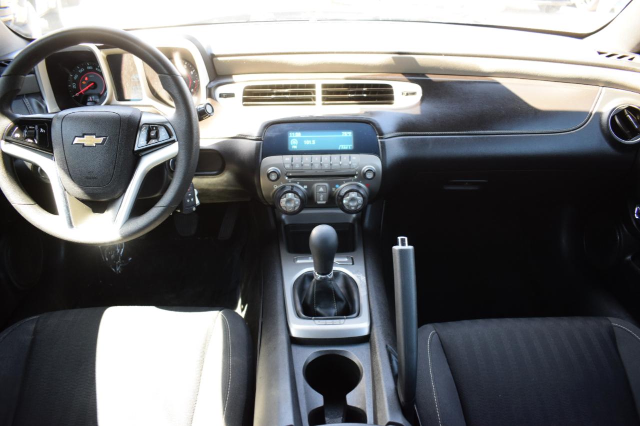 Chevrolet Camaro 1LS Coupe 2015