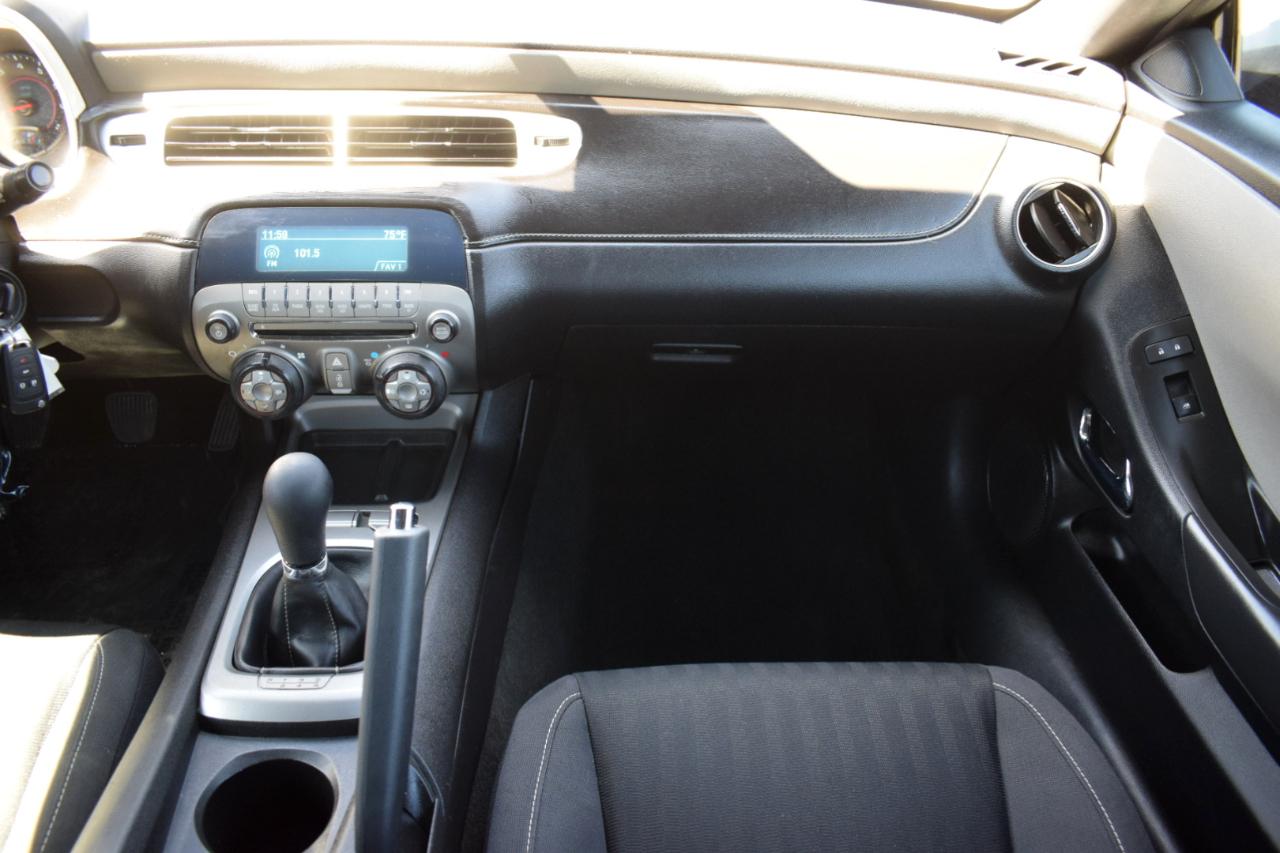 Chevrolet Camaro 1LS Coupe 2015