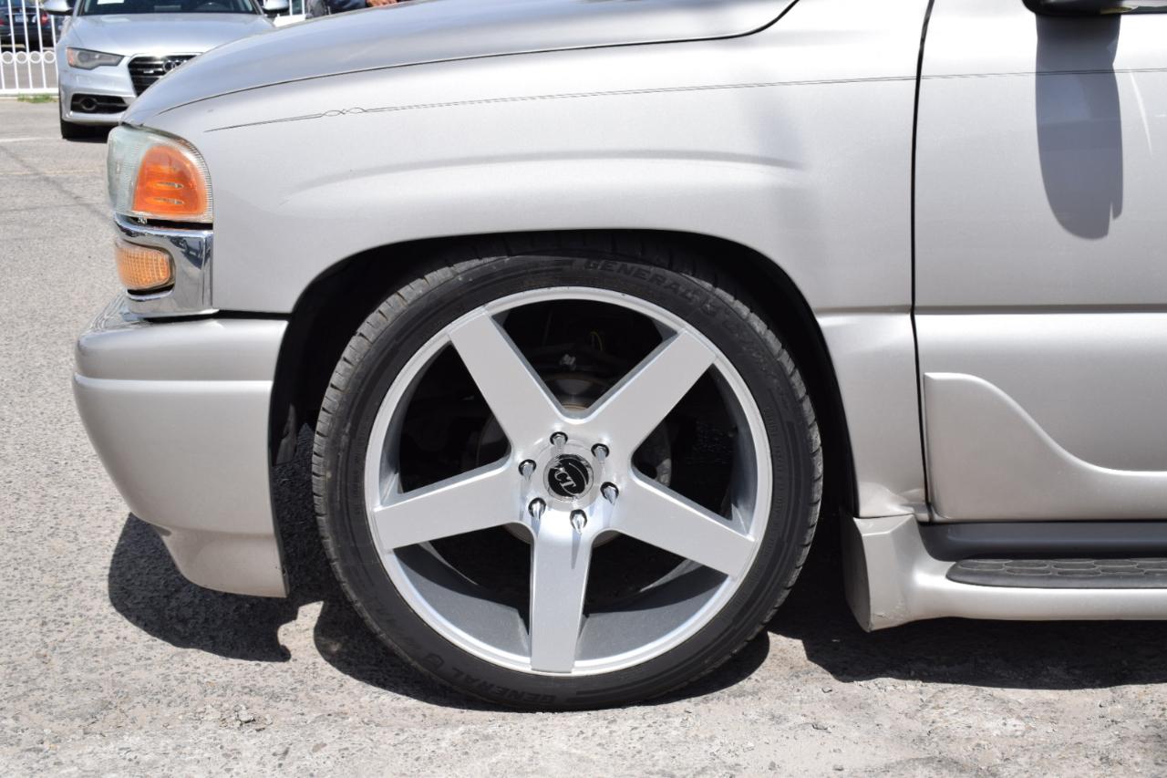 GMC Yukon Denali XL 2004