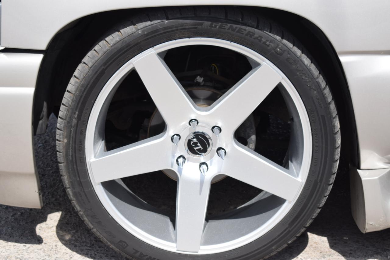 GMC Yukon Denali XL 2004