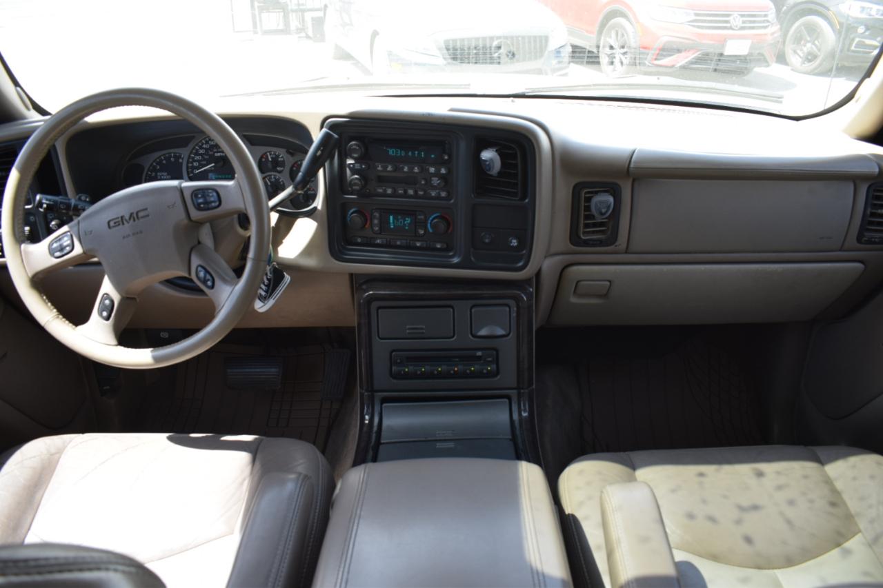 GMC Yukon Denali XL 2004