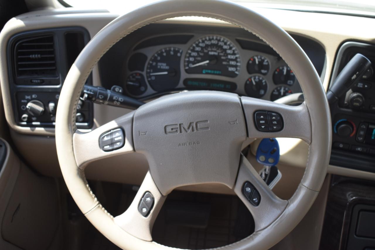 GMC Yukon Denali XL 2004