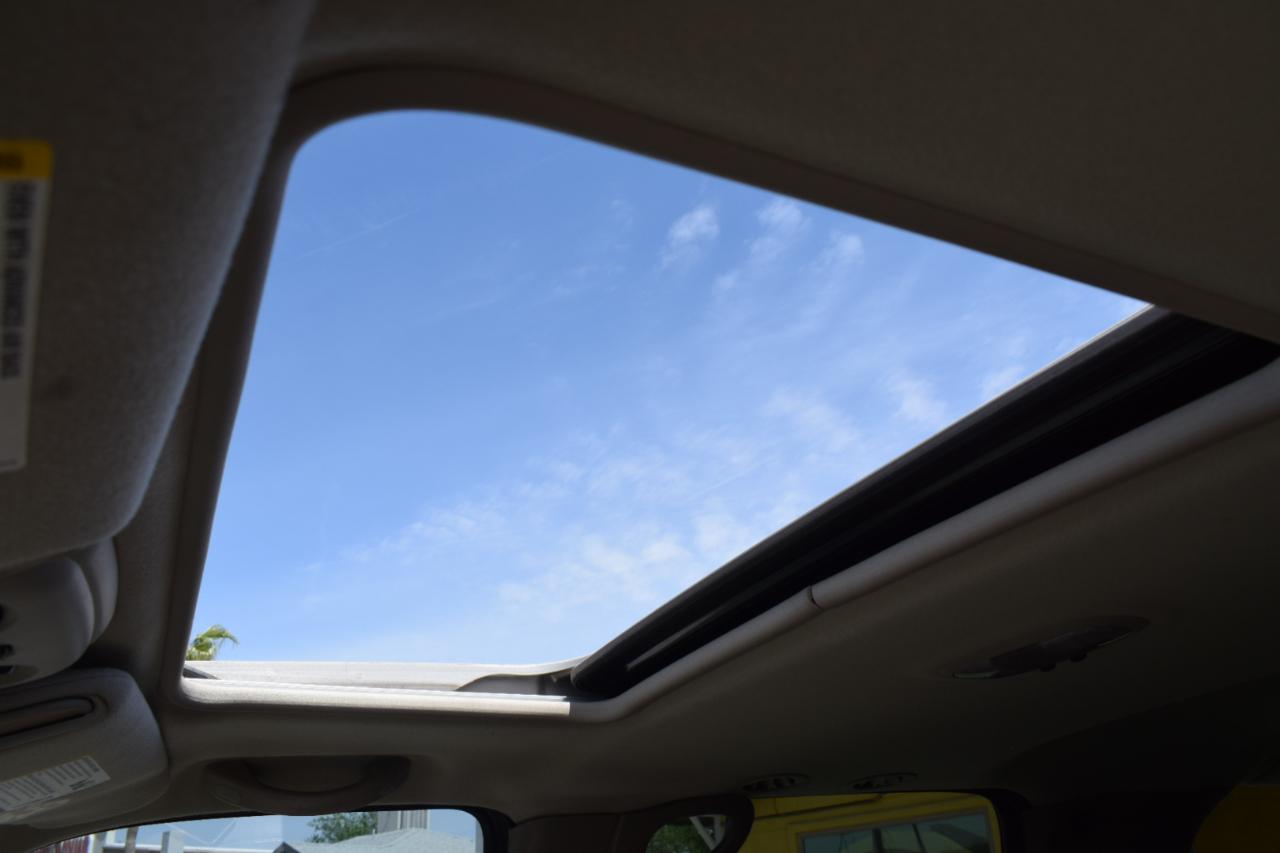 GMC Yukon Denali XL 2004