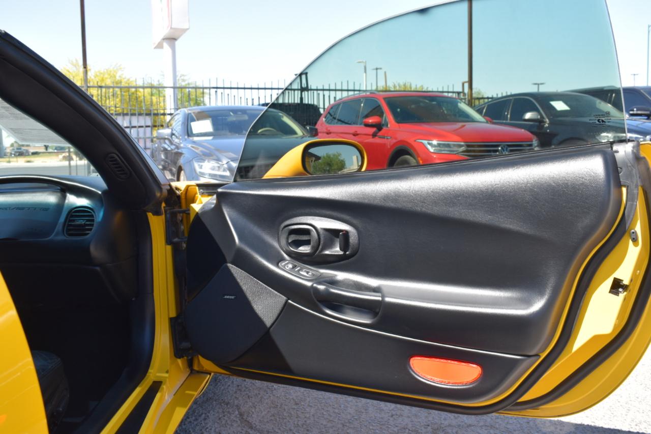 Chevrolet Corvette Coupe 2004