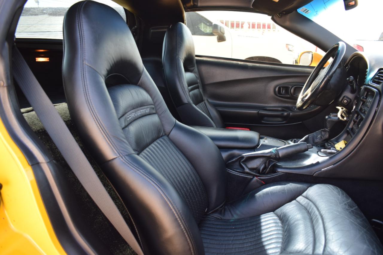 Chevrolet Corvette Coupe 2004