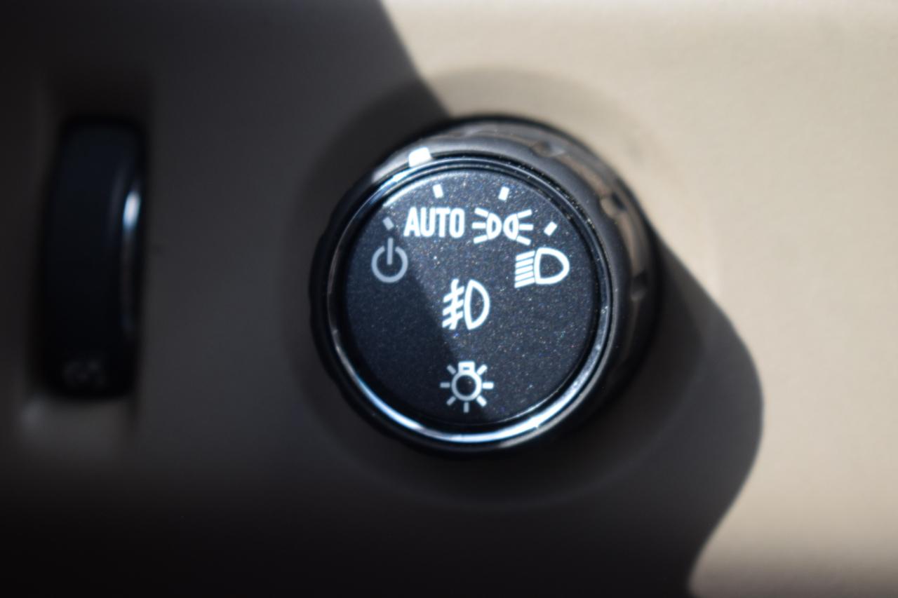 GMC Yukon SLT 2WD 2020