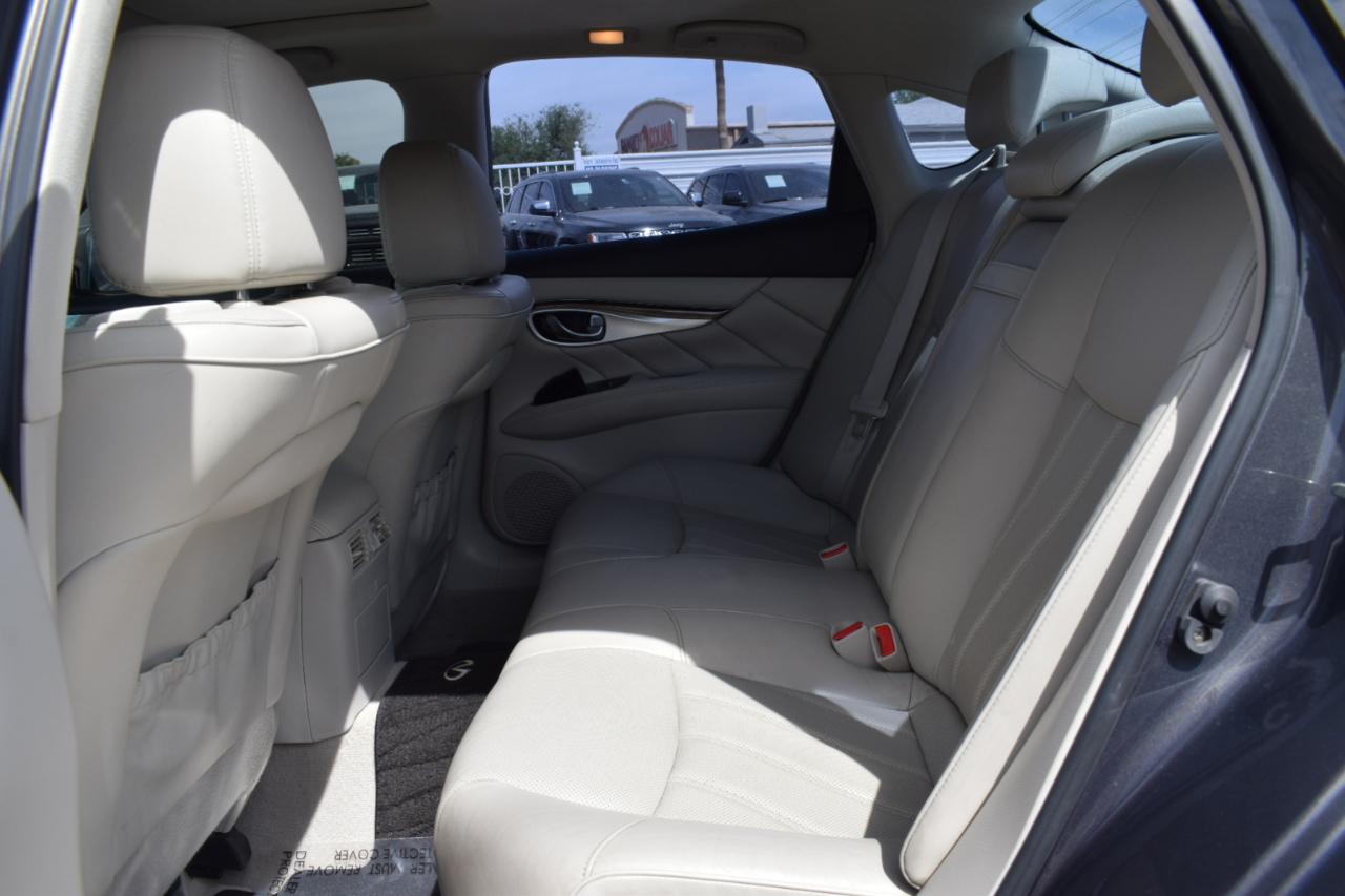 Infiniti Q70 37 2014