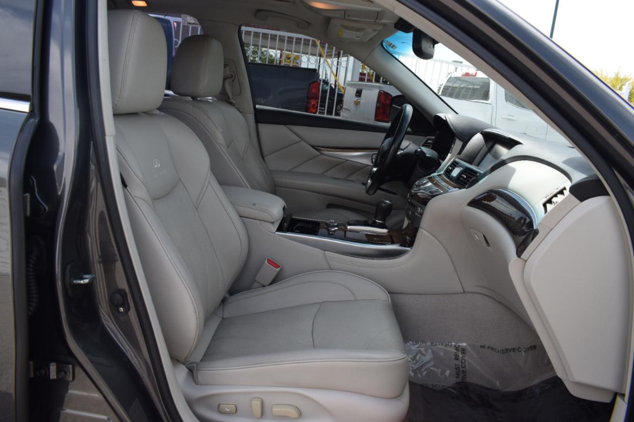 Infiniti Q70 37 2014