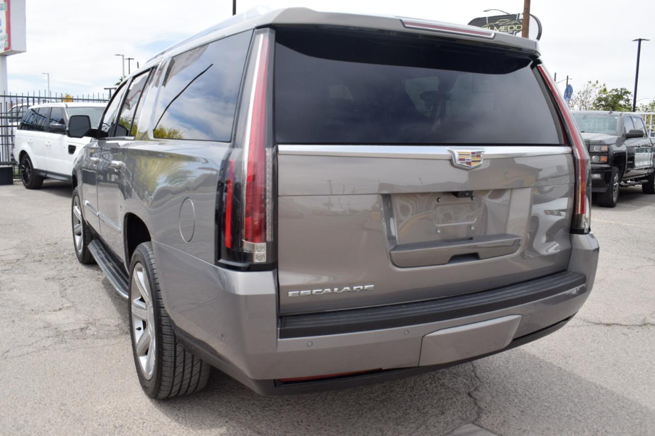 Cadillac Escalade ESV 2WD Luxury 2017